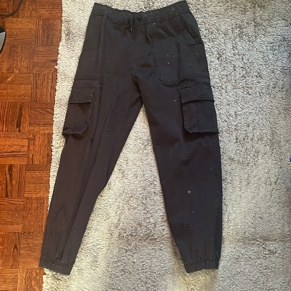 Cuffed black cargo pants - Picture 1 of 3